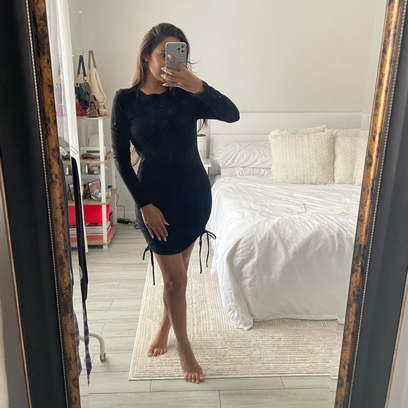 BB Dakota Dresses & Skirts - BB Dakota Black Long Sleeve Mini Dress